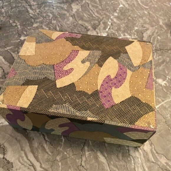 Two Women Boxing Decorative Box  for Keepsakes or Display - Picture 5 of 11